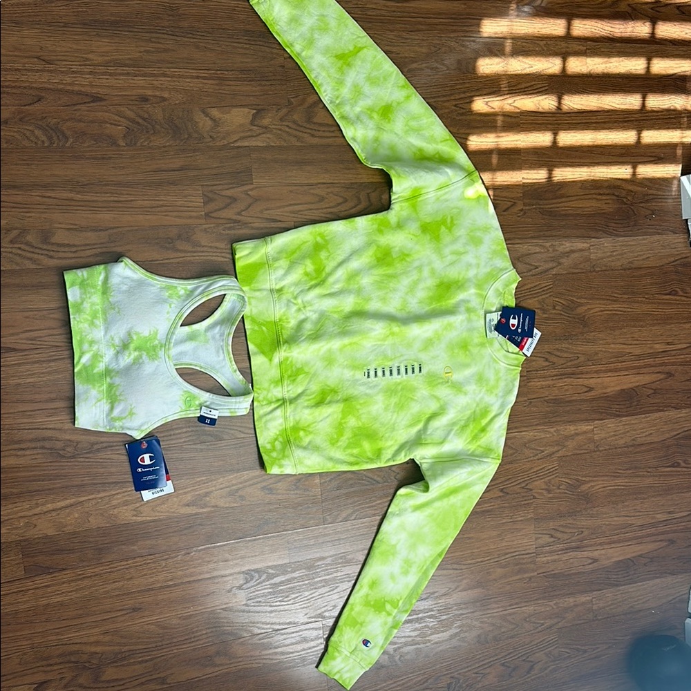 Champion Tie-Dye Sweatshirt and Sports Bra Set - Green